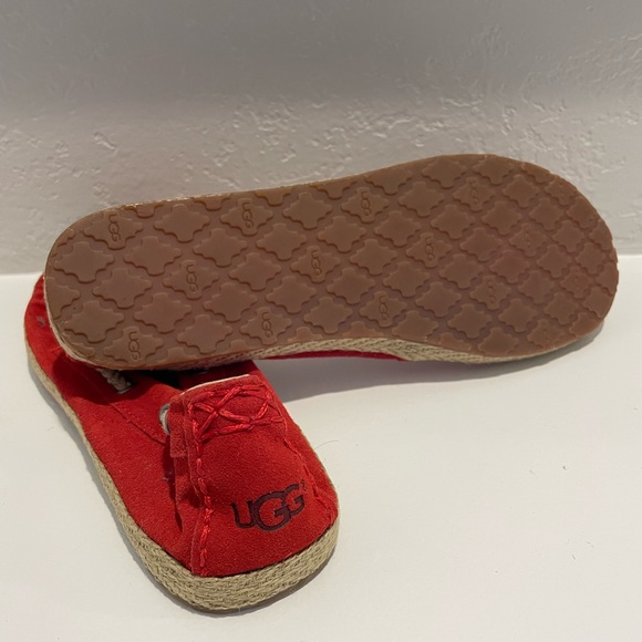 UGG Australia Red Flat Espardille Size 5 - Picture 3 of 6